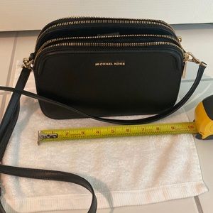 Michael kors crossbody